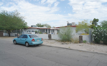 725 E Elm St in Tucson, AZ - Foto de edificio - Building Photo