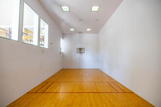 The Crossings of Oakbrook in Burlington, KY - Building Photo - Interior Photo
