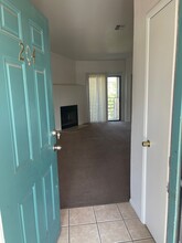 2180 Pinetop Ln, Unit 204 in Las Vegas, NV - Building Photo - Building Photo