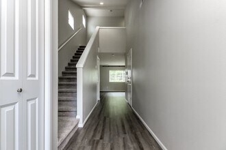 3684 London Loop NE in Lacey, WA - Building Photo - Building Photo