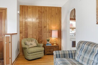 1144 Madison St in Cedar Falls, IA - Foto de edificio - Building Photo