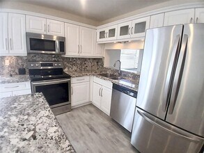 9944 NW 2nd Ct in Plantation, FL - Building Photo - Building Photo