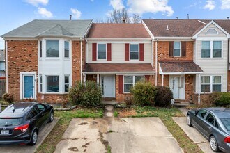 802 Nottaway Dr in Chesapeake, VA - Building Photo - Building Photo