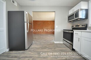 32 Westwood Village in Wright City, MO - Building Photo