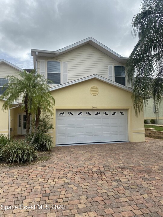 3667 Sawgrass Dr in Titusville, FL - Building Photo