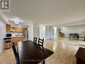 25 Pebble Byway in Toronto, ON - Building Photo - Building Photo