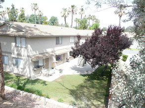 Murrieta Hot Springs 4-Plex in Murrieta, CA - Building Photo - Building Photo