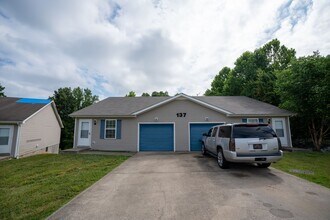 137 Maureen Dr in Clarksville, TN - Building Photo - Building Photo