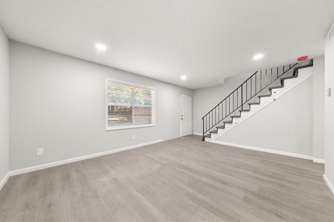 2637 Lester St in Atlanta, GA - Building Photo - Building Photo