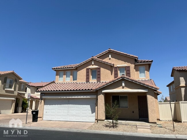 8152 Finch Feather St