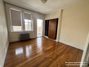 131 Washington St, Unit 56 in Boston, MA - Foto de edificio - Building Photo