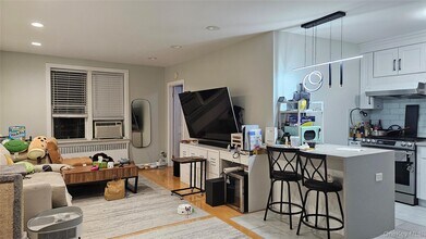 102-21-102-63 63rd Rd in Queens, NY - Building Photo - Building Photo