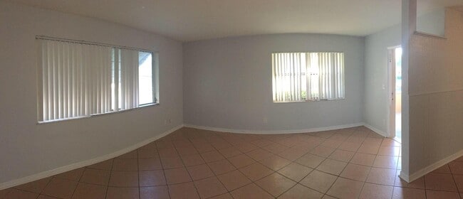 121 SE Bonita Ct in Port St. Lucie, FL - Building Photo - Building Photo