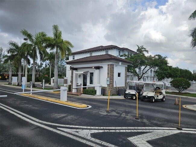 8800 NW 97th Ave in Doral, FL - Building Photo - Building Photo