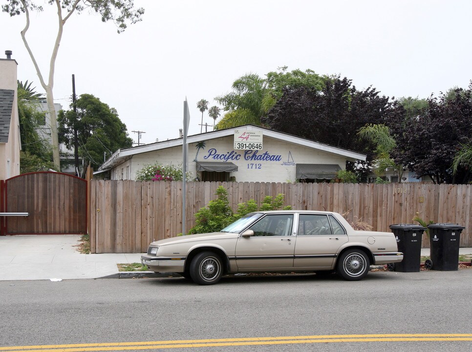 1712 Washington Way in Venice, CA - Building Photo