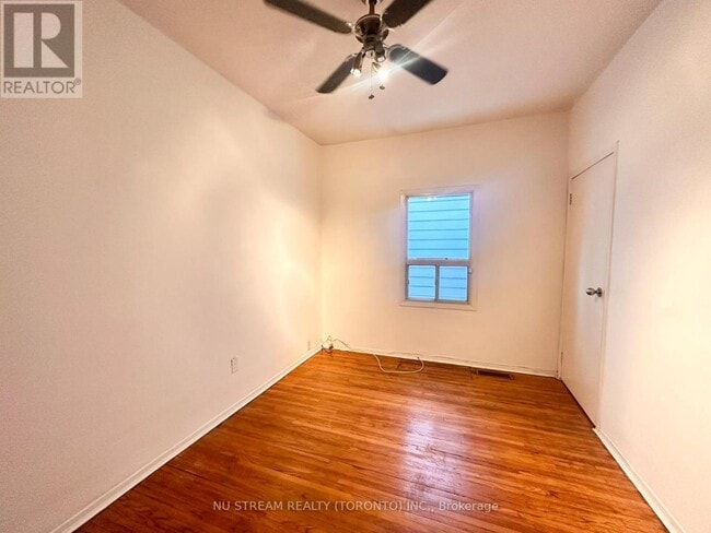 135 Kenwood Ave in Toronto, ON - Building Photo - Building Photo