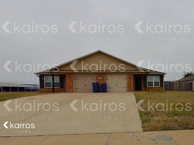 property at 3893 Thomas St