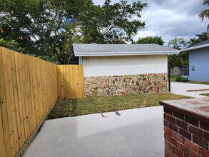 953 NE 34th St in Oakland Park, FL - Building Photo - Building Photo
