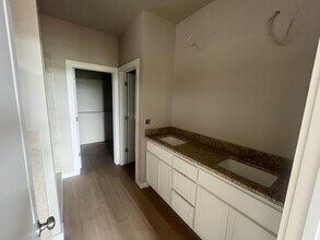 8321 NW 163rd Ter in Edmond, OK - Building Photo - Building Photo