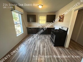 214 S San Dario Ave in San Antonio, TX - Foto de edificio - Building Photo