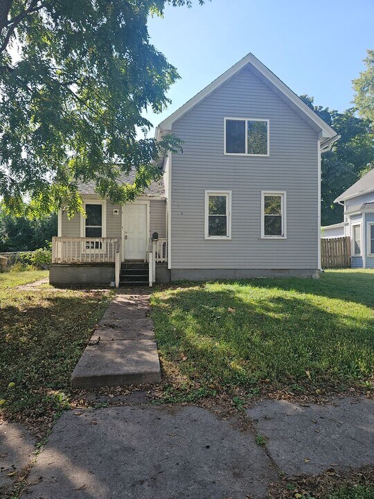 505 W 17th St in Davenport, IA - Building Photo