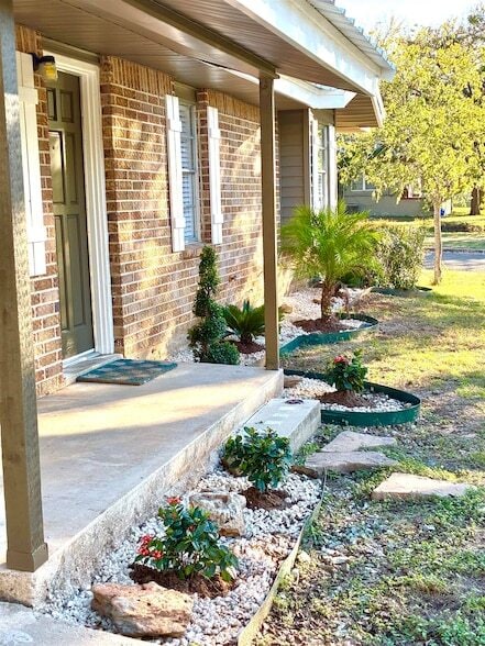 901 Avenue E, Unit 02-2329 in Marble Falls, TX - Foto de edificio - Building Photo