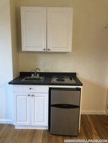 51 S Huntington Ave in Boston, MA - Building Photo