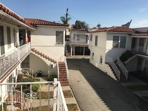 104 N 1st St in Alhambra, CA - Building Photo