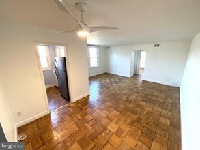 22 S Old Glebe Rd in Arlington, VA - Building Photo - Building Photo