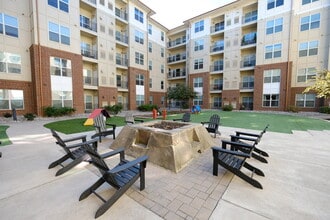 The Pavilion at North Grounds in Charlottesville, VA - Foto de edificio - Building Photo