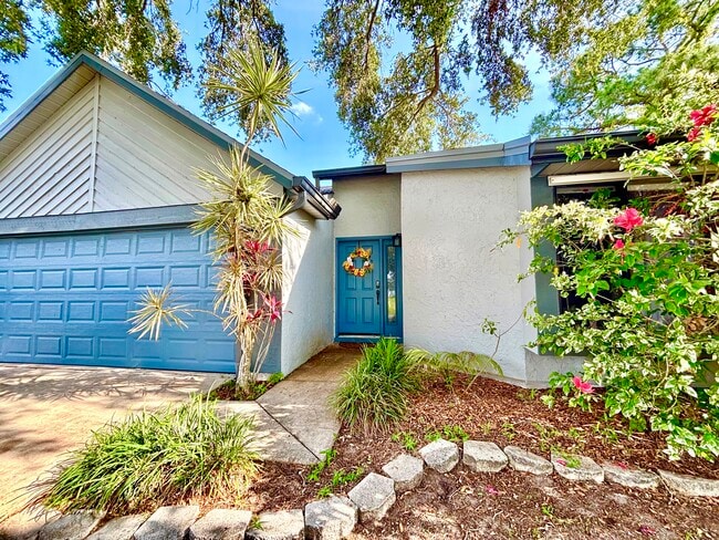 property at 1626 Lara St NE