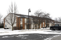 Round Barn Manor in Greencastle, IN - Foto de edificio - Building Photo