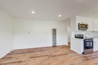 329 Lester Ave in Oakland, CA - Building Photo - Building Photo