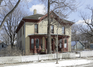 Nicollet Island Historic Homes in Minneapolis, MN - Foto de edificio - Building Photo