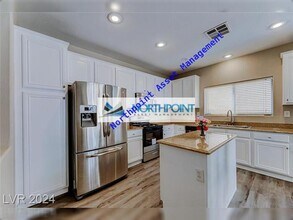 73 Ice Fall Ave in Las Vegas, NV - Building Photo - Building Photo