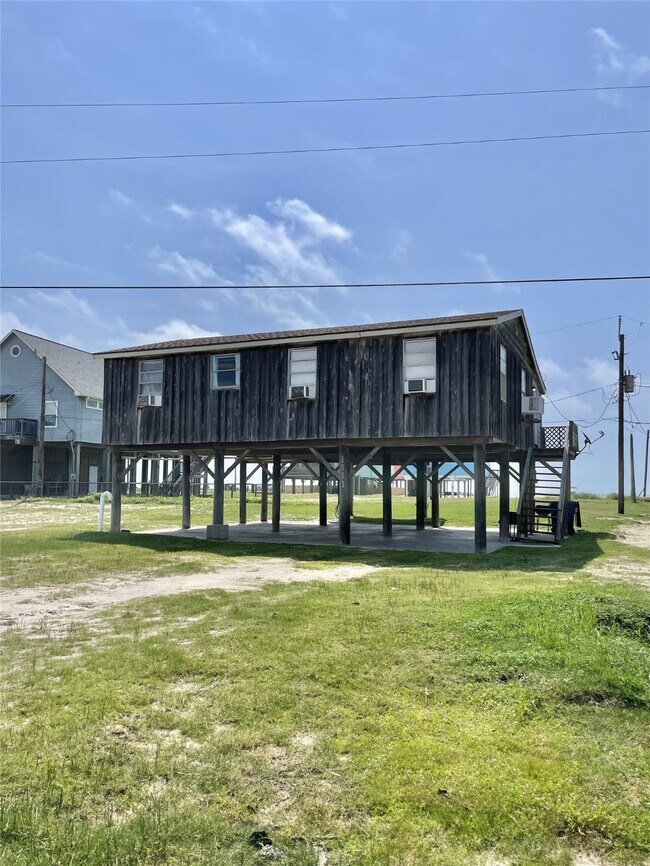 1111 Surf Dr in Freeport, TX - Building Photo - Building Photo
