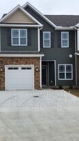 1815 Fox Den Way in Greenville, NC - Building Photo