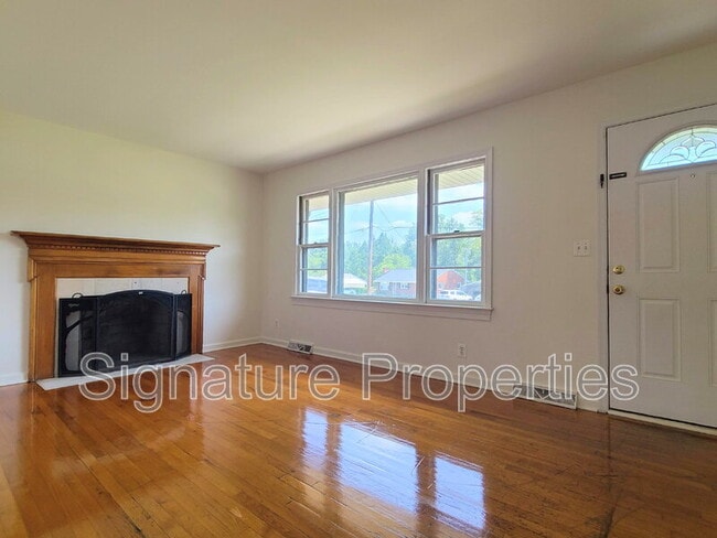 204 Mt Pleasant Blvd in Fredericksburg, VA - Building Photo - Building Photo