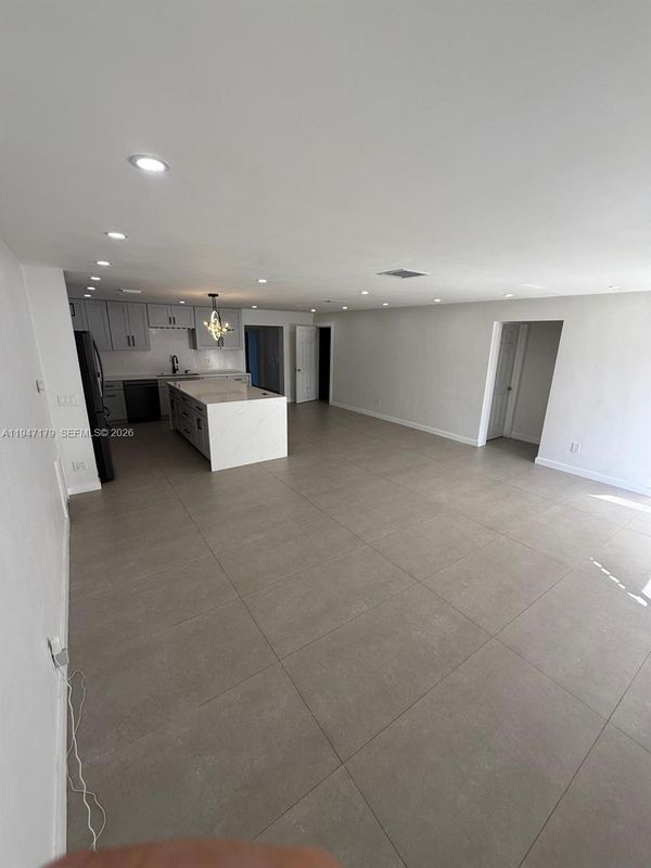 6891 Scott St in Hollywood, FL - Building Photo - Building Photo