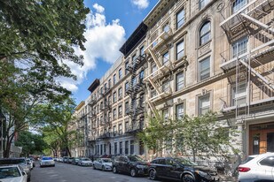 157 W 80th St in New York, NY - Building Photo