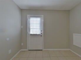 6922 Clee Ln in Spring, TX - Building Photo