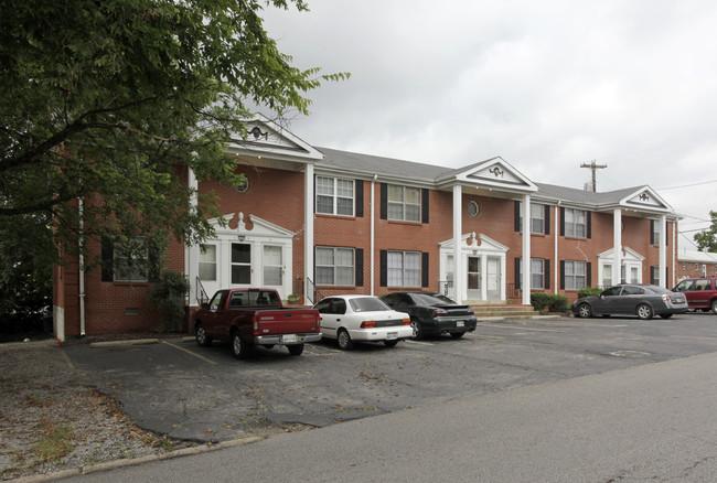 College Street Apartments in Gallatin, TN - Building Photo - Building Photo