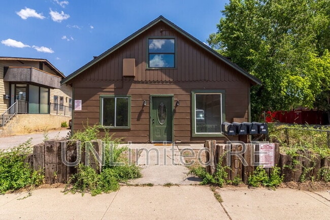 306 S Humphreys St in Flagstaff, AZ - Foto de edificio - Building Photo