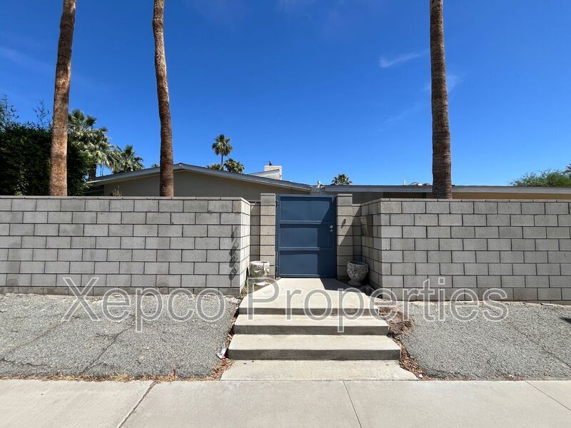 1680 E Mesquite Ave in Palm Springs, CA - Building Photo