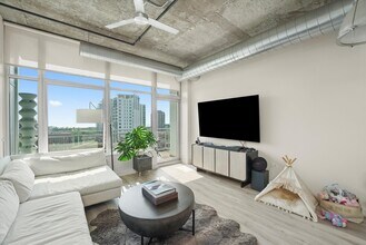 50 E 16th St in Chicago, IL - Building Photo - Building Photo