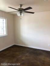 509 College St in Lampasas, TX - Foto de edificio - Building Photo