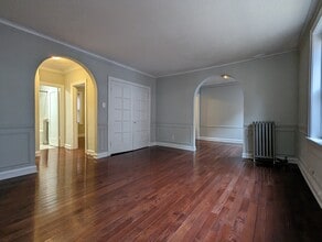 544 W Surf St, Unit 2 in Chicago, IL - Building Photo - Building Photo