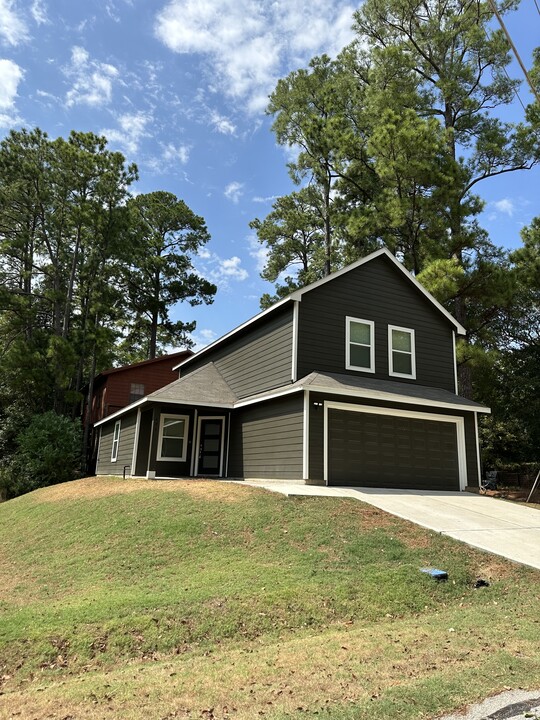 406 Noel in Livingston, TX - Building Photo