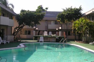 Imperial At Kendall Apartments in Miami, FL - Building Photo