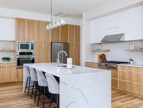 1109 W Oltorf St in Austin, TX - Building Photo - Building Photo